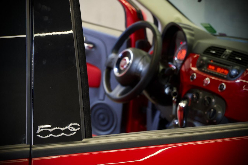 Foto do veículo FIAT 500  CABRIO DUAL 2014 61.472 KM 69.900,00
