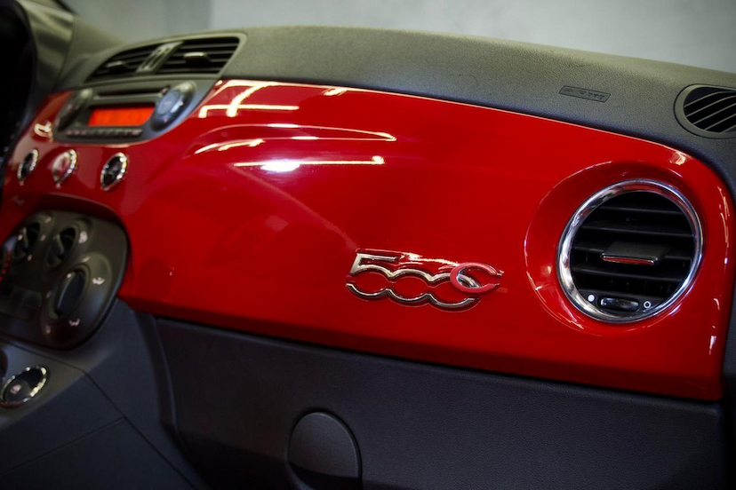 Foto do veículo FIAT 500  CABRIO DUAL 2014 61.472 KM 69.900,00