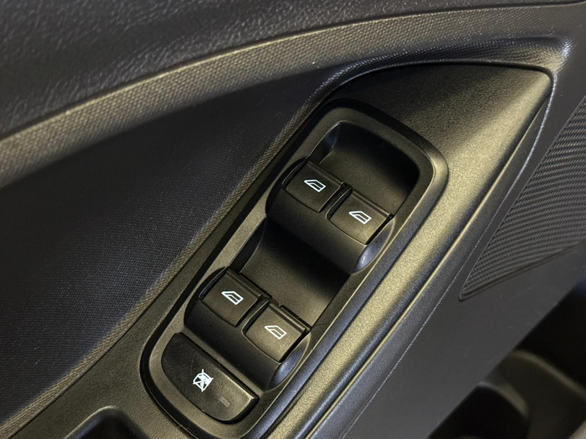 Foto do veículo FORD KA  1.5 SE PLUS 12V FLEX 5P AUT. 2021 85.354 KM 63.900,00