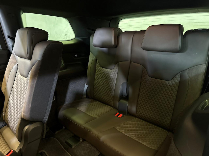 Foto do veículo JEEP COMMANDER  OVERLAND TD380 4X4 TURBO DIESEL 2025 27.445 KM 218.900,00