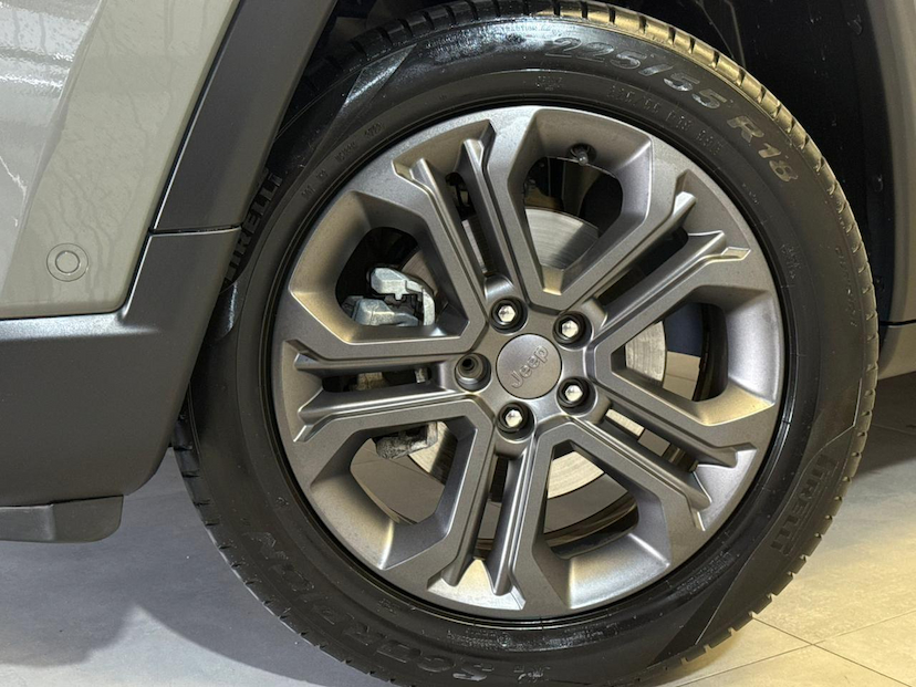 Foto do veículo JEEP COMPASS  LONG. T270 1.3 TB 4X2 FLEX AUT. 2023 15.018 KM 129.900,00