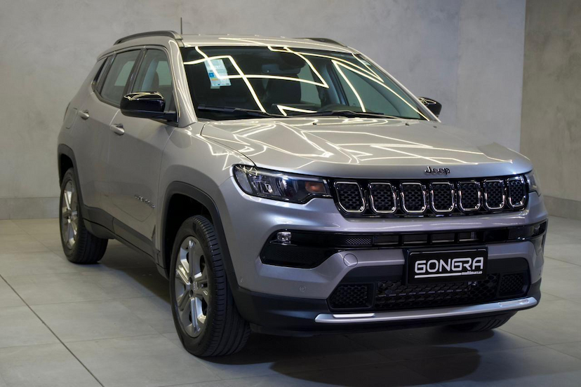 Foto do veículo JEEP COMPASS  LONG TF 2023 13.779 KM 135.900,00