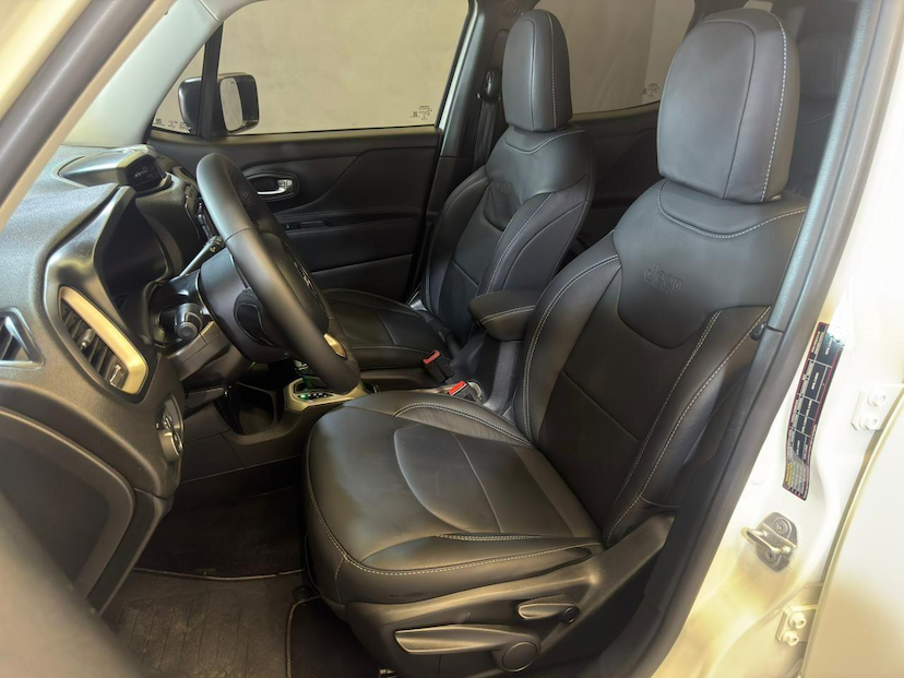 Foto do veículo JEEP RENEGADE  SPORT 1.8 FLEX AUT 2017 124.350 KM 65.900,00
