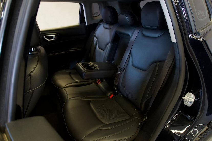 Foto do veículo JEEP COMPASS  LONG TF 2022 38.000 KM 126.900,00