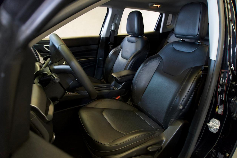Foto do veículo JEEP COMPASS  LONG TF 2022 38.000 KM 126.900,00