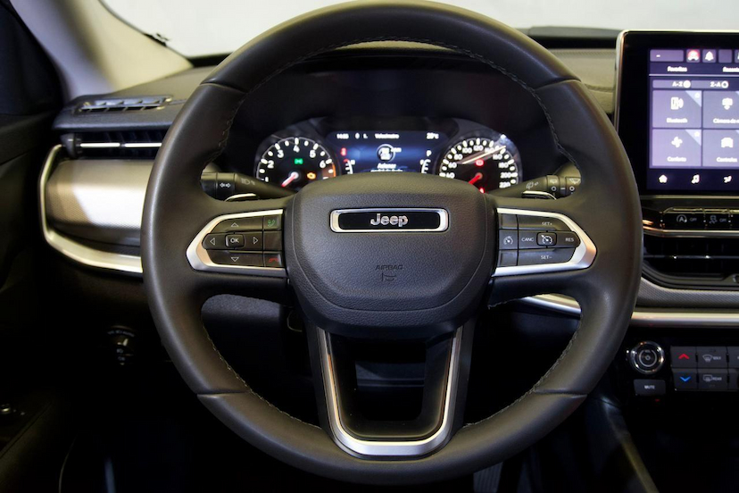 Foto do veículo JEEP COMPASS  LONG TF 2022 38.000 KM 126.900,00