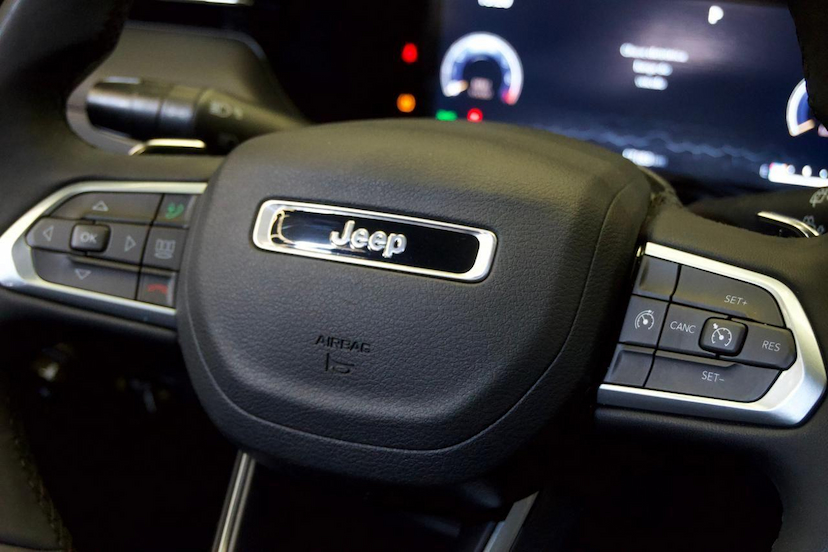 Foto do veículo JEEP COMPASS  LIMITED T270 1.3 TB 4X2 FLEX AUT 2024 17.144 KM 152.900,00