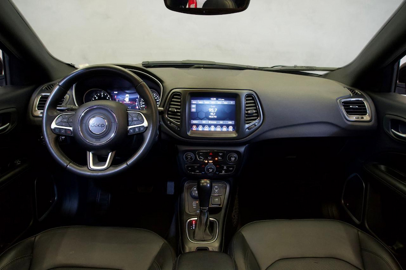 Foto do veículo JEEP COMPASS  LIMITED S 2021 81.250 KM 126.900,00