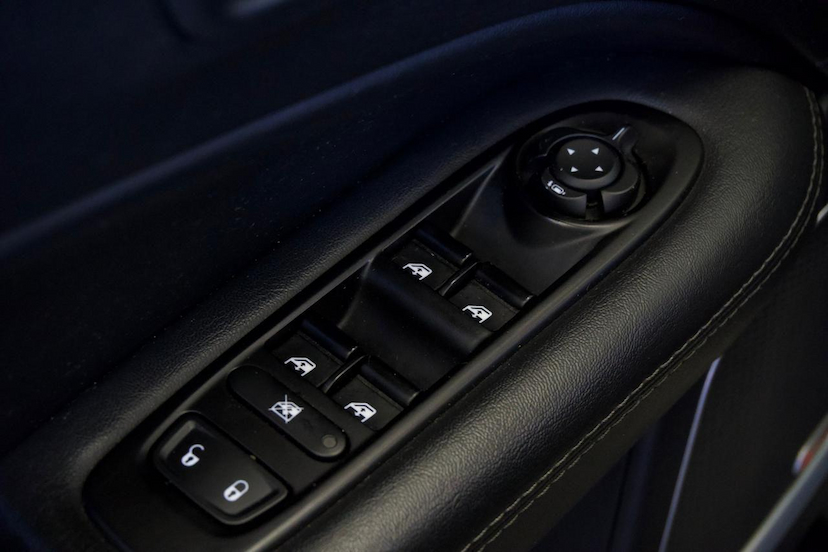 Foto do veículo JEEP COMPASS  LIMITED S 2021 81.250 KM 126.900,00