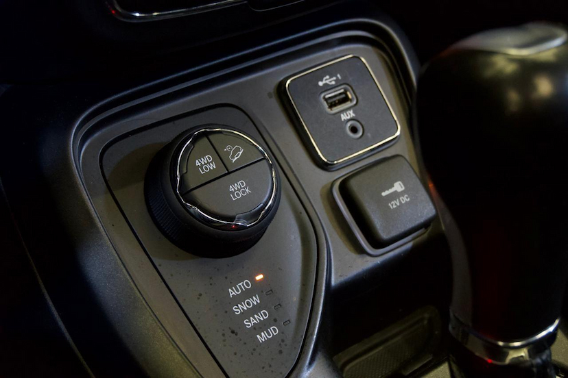 Foto do veículo JEEP COMPASS  LIMITED S 2021 81.250 KM 126.900,00