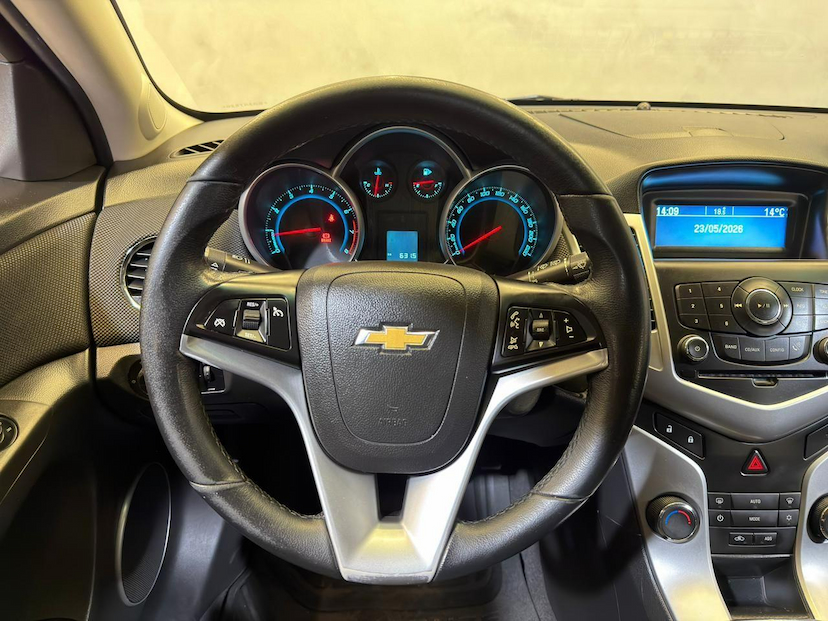 Foto do veículo CHEVROLET CRUZE  1.8 LT 16V FLEX 4P MANUAL 2014 121.499 KM 60.900,00