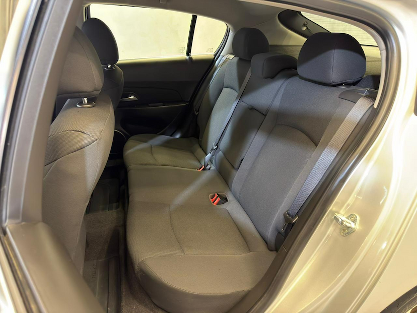 Foto do veículo CHEVROLET CRUZE  1.8 LT 16V FLEX 4P MANUAL 2014 121.499 KM 60.900,00