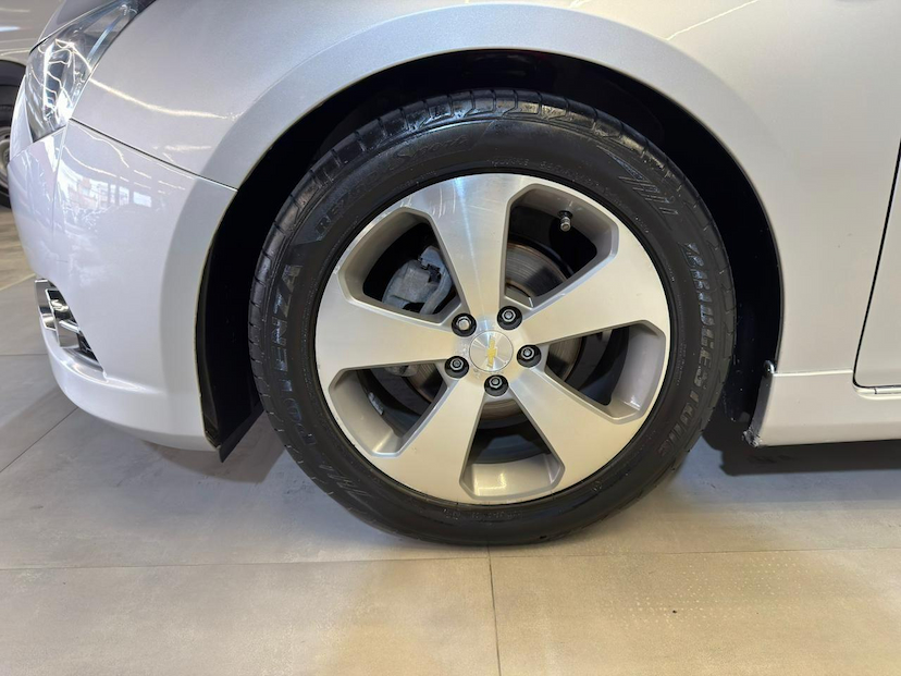 Foto do veículo CHEVROLET CRUZE  1.8 LT 16V FLEX 4P MANUAL 2014 121.499 KM 60.900,00