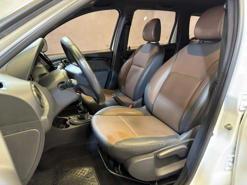 Foto do veículo RENAULT DUSTER  1.6 DYNAMIQUE 4X2 16V FLEX 4P AUT 2020 56.362 KM 75.900,00