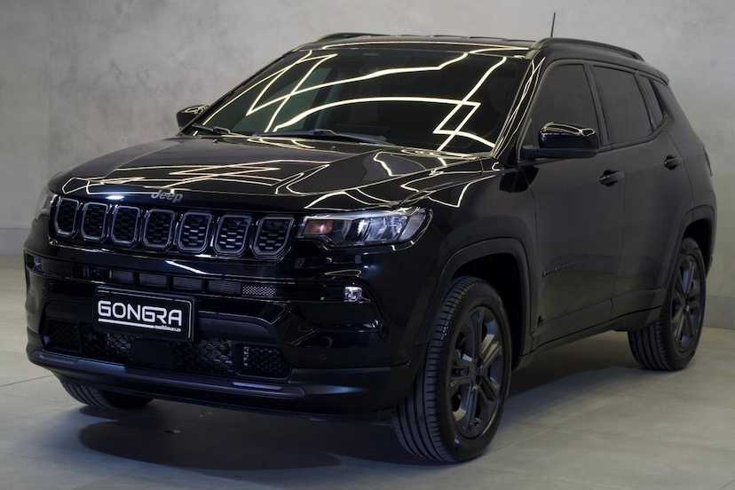 Foto do veículo JEEP COMPASS  LONG. NIG. EAGLE 1.3 4X2 FLEX AUT. 2025 5.343 KM 162.900,00