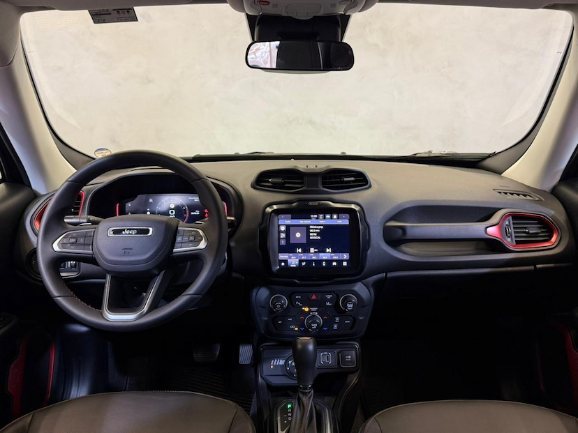 Foto do veículo JEEP RENEGADE  TRAILHAWK T270 1.3 TB FLEX AUT 2025 10.150 KM 131.900,00