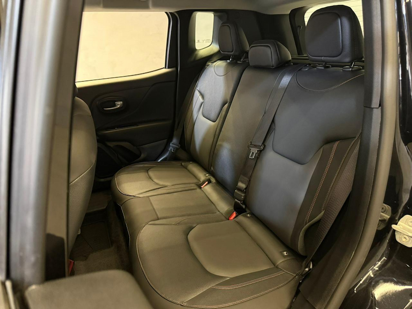 Foto do veículo JEEP RENEGADE  TRAILHAWK T270 1.3 TB FLEX AUT 2025 10.150 KM 131.900,00