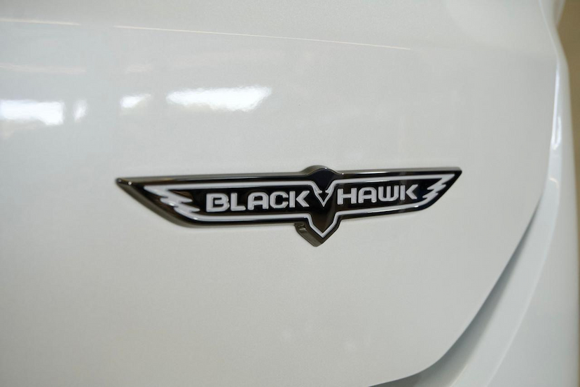Foto do veículo JEEP COMMANDER  BLACK HURRICANE 2.0 4X4 TB AUT 2025 7.942 KM 235.900,00