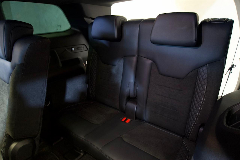 Foto do veículo JEEP COMMANDER  BLACK HURRICANE 2.0 4X4 TB AUT 2025 7.942 KM 235.900,00