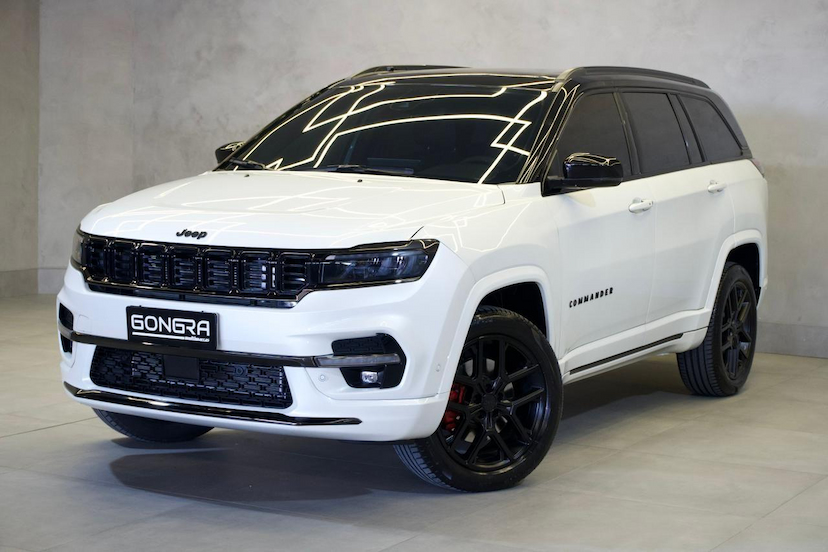 Foto do veículo JEEP COMMANDER  BLACK HURRICANE 2.0 4X4 TB AUT 2025 7.942 KM 235.900,00