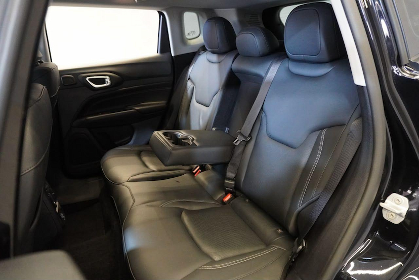 Foto do veículo JEEP COMPASS  LONGITUDE T270 TURBO FLEX AUT. 2025 10.329 KM 146.900,00
