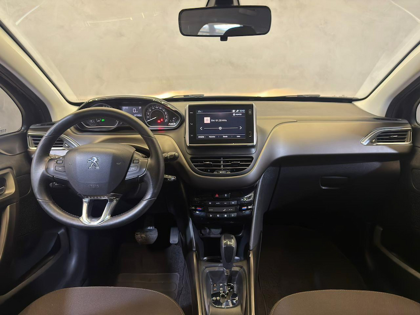Foto do veículo PEUGEOT 2008  GRIFFE 1.6 FLEX 16V 5P AUT 2018 55.500 KM 66.900,00
