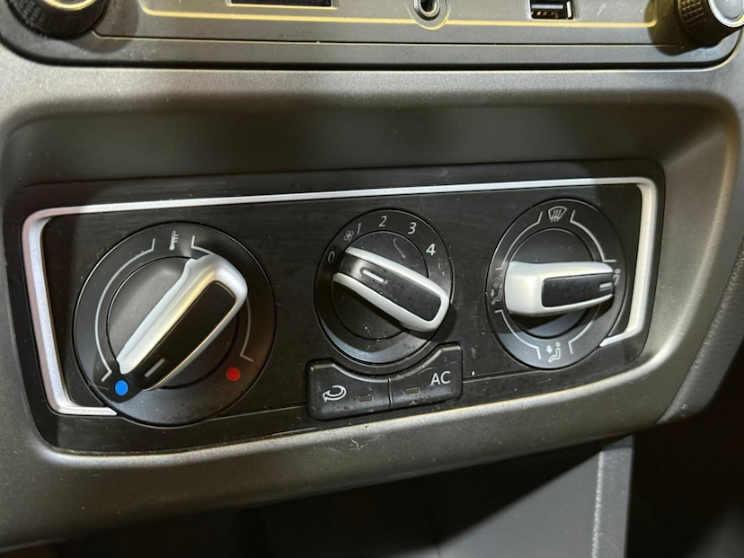 Foto do veículo VOLKSWAGEN FOX  CONNECT MB 2020 53.068 KM 67.900,00