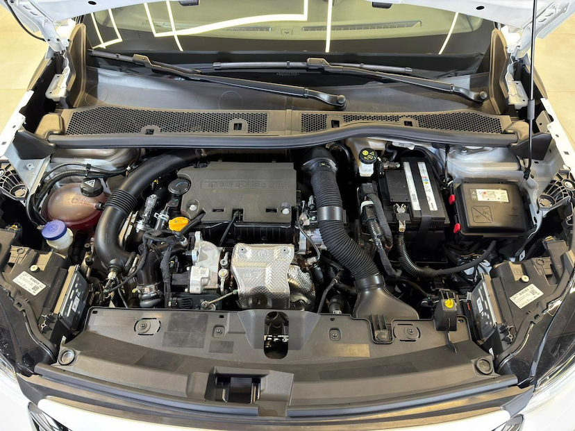 Foto do veículo PEUGEOT 2008  GT 1.0 TURBO FLEX 5P AUT. 2025 8.147 KM 139.900,00