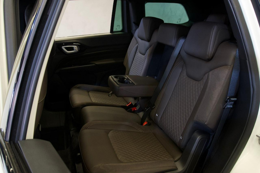 Foto do veículo JEEP COMMANDER  OVERLAND HURRICANE 2026 70 KM 269.900,00