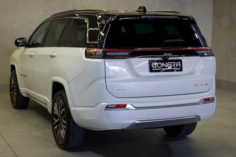Foto do veículo JEEP COMMANDER  OVERLAND HURRICANE 2026 70 KM 269.900,00