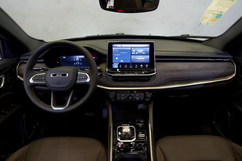 Foto do veículo JEEP COMMANDER  OVERLAND HURRICANE 2026 70 KM 269.900,00