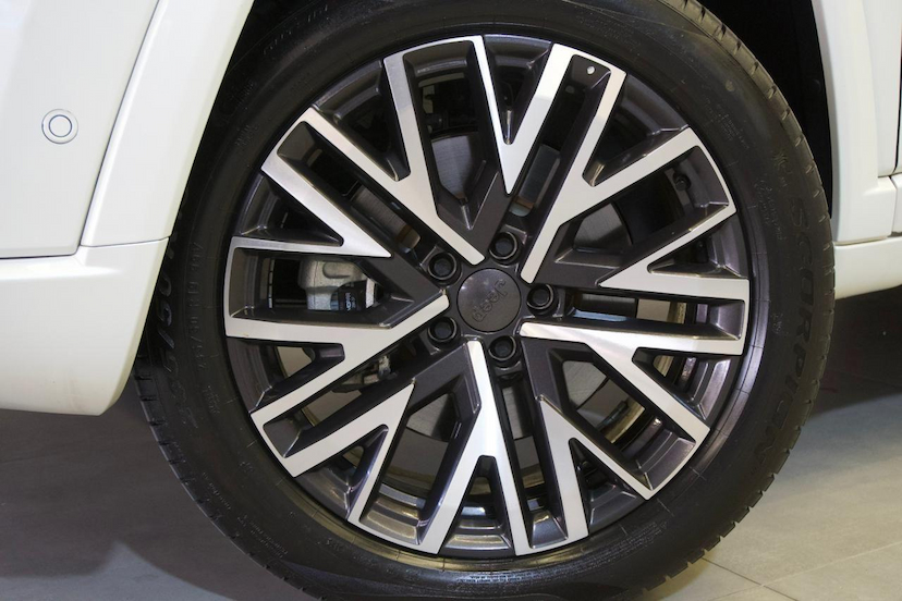 Foto do veículo JEEP COMMANDER  OVERLAND HURRICANE 2026 70 KM 269.900,00