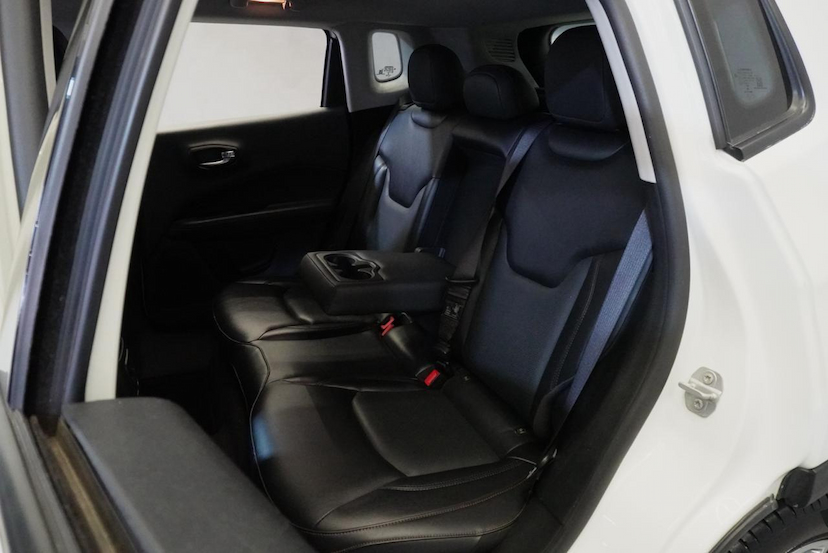 Foto do veículo JEEP COMPASS  LONGITUDE 2.0 4X2 FLEX 16V AUT 2020 73.424 KM 97.900,00