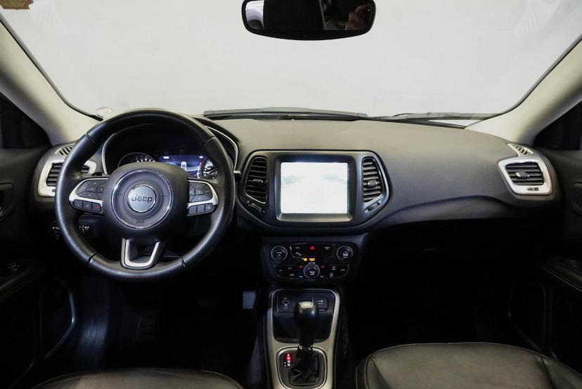 Foto do veículo JEEP COMPASS  LONGITUDE 2.0 4X2 FLEX 16V AUT 2020 73.424 KM 97.900,00
