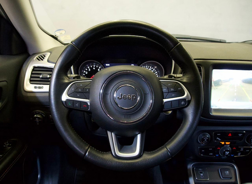 Foto do veículo JEEP COMPASS  LONGITUDE 2.0 4X2 FLEX 16V AUT 2020 73.424 KM 97.900,00