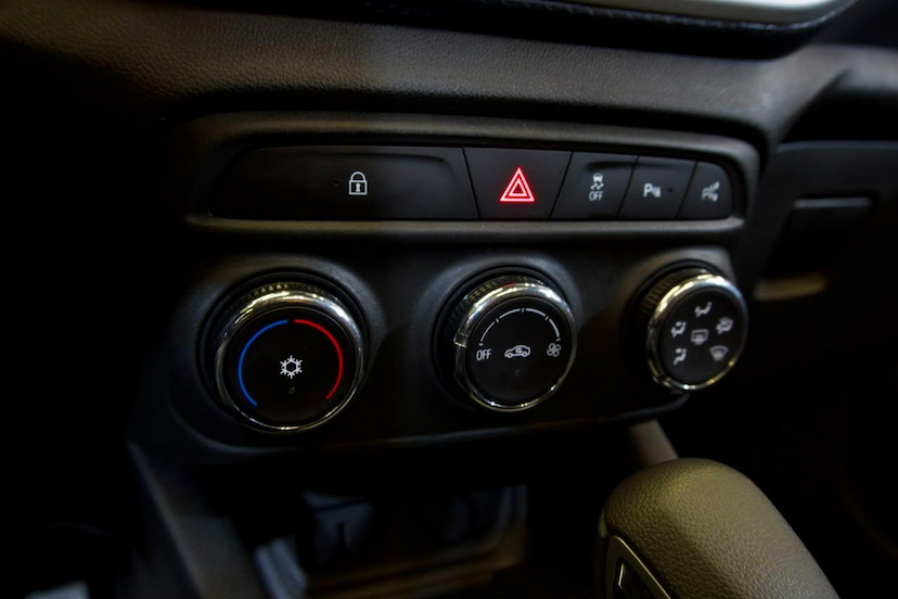 Foto do veículo CHEVROLET TRACKER  12T A PR 2023 56.000 KM 109.900,00