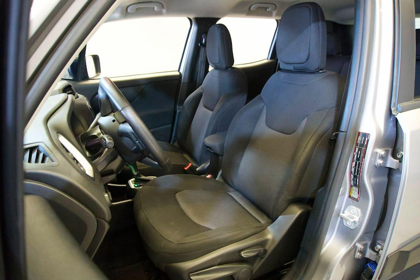 Foto do veículo JEEP RENEGADE  1.8 4X2 FLEX 16V AUT. 2019 57.040 KM 74.900,00