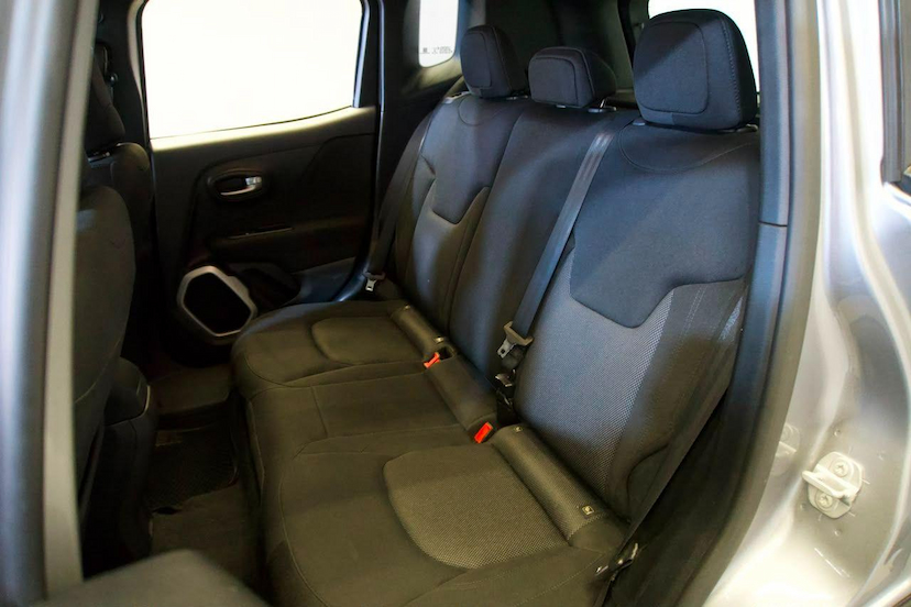Foto do veículo JEEP RENEGADE  1.8 4X2 FLEX 16V AUT. 2019 57.040 KM 74.900,00
