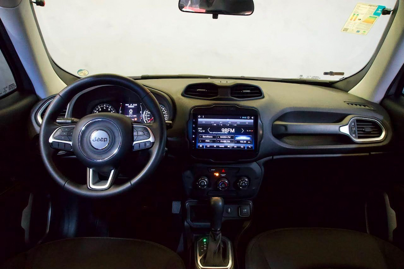Foto do veículo JEEP RENEGADE  1.8 4X2 FLEX 16V AUT. 2019 57.040 KM 74.900,00