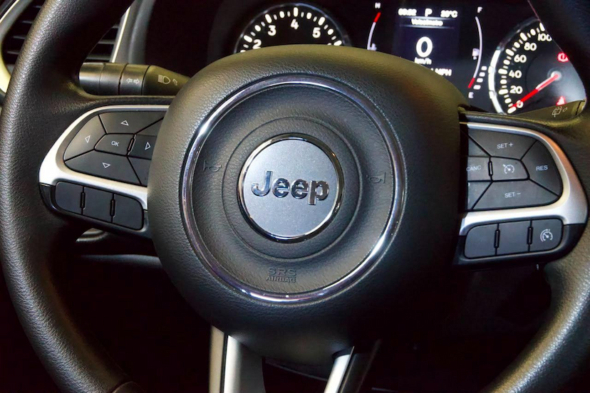 Foto do veículo JEEP RENEGADE  1.8 4X2 FLEX 16V AUT. 2019 57.040 KM 74.900,00