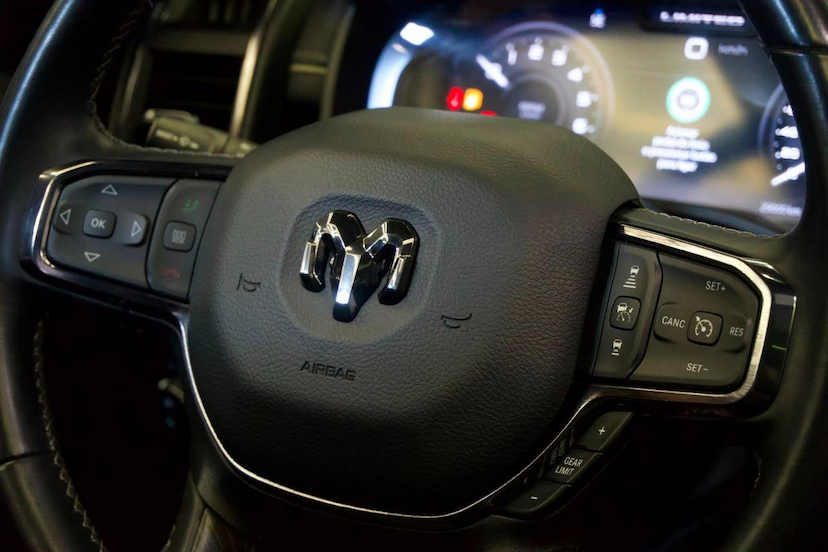 Foto do veículo RAM 1500  LIMITED NIGHT EDITION 5.7 4X4 AUT. 2024 28.938 KM 462.900,00