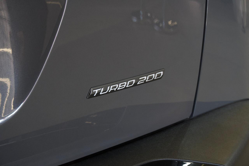 Foto do veículo PEUGEOT 2008  GT T200 2025 24.359 KM 136.900,00