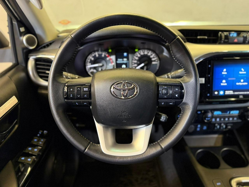 Foto do veículo TOYOTA HILUX  CD SRX PLUS 4X4 2.8 TDI DIE. AUT. 2024 35.881 KM 289.900,00