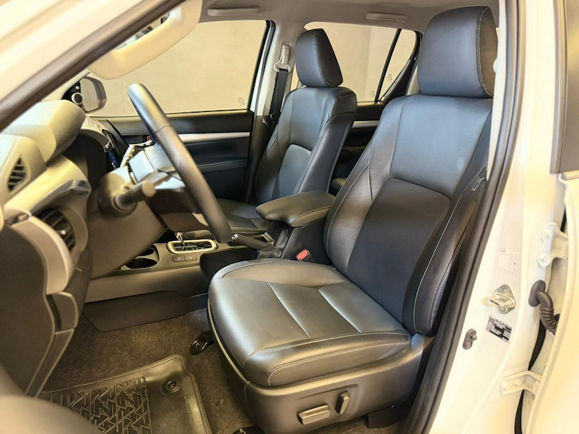 Foto do veículo TOYOTA HILUX  CD SRX PLUS 4X4 2.8 TDI DIE. AUT. 2024 35.881 KM 289.900,00
