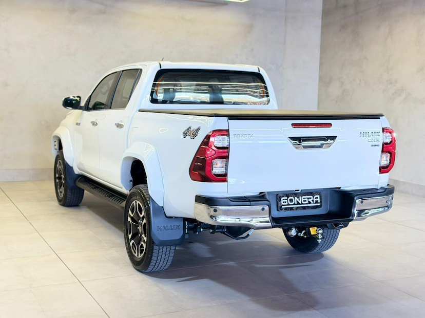 Foto do veículo TOYOTA HILUX  CD SRX PLUS 4X4 2.8 TDI DIE. AUT. 2024 35.881 KM 289.900,00