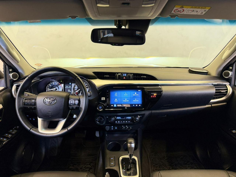 Foto do veículo TOYOTA HILUX  CD SRX PLUS 4X4 2.8 TDI DIE. AUT. 2024 35.881 KM 289.900,00