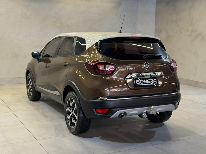 Foto do veículo RENAULT CAPTUR  INTENSE 1.6 16V FLEX 5P AUT 2018 81.004 KM 74.900,00