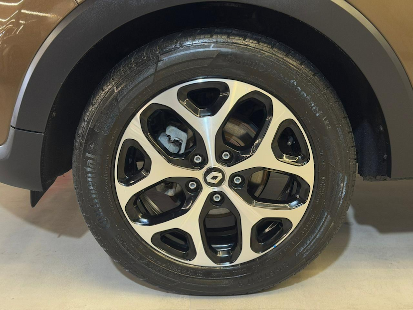 Foto do veículo RENAULT CAPTUR  INTENSE 1.6 16V FLEX 5P AUT 2018 81.004 KM 74.900,00
