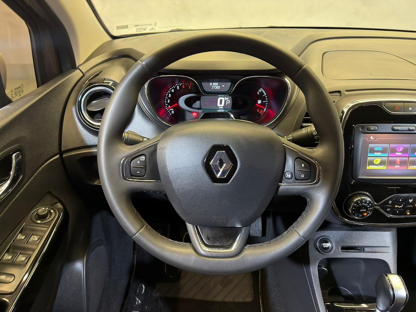 Foto do veículo RENAULT CAPTUR  INTENSE 1.6 16V FLEX 5P AUT 2018 81.004 KM 74.900,00