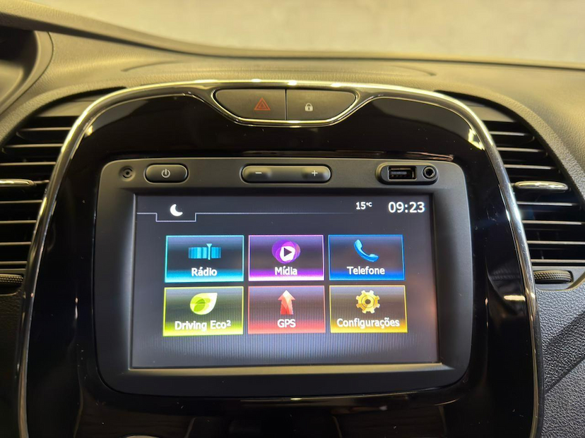 Foto do veículo RENAULT CAPTUR  INTENSE 1.6 16V FLEX 5P AUT 2018 81.004 KM 74.900,00